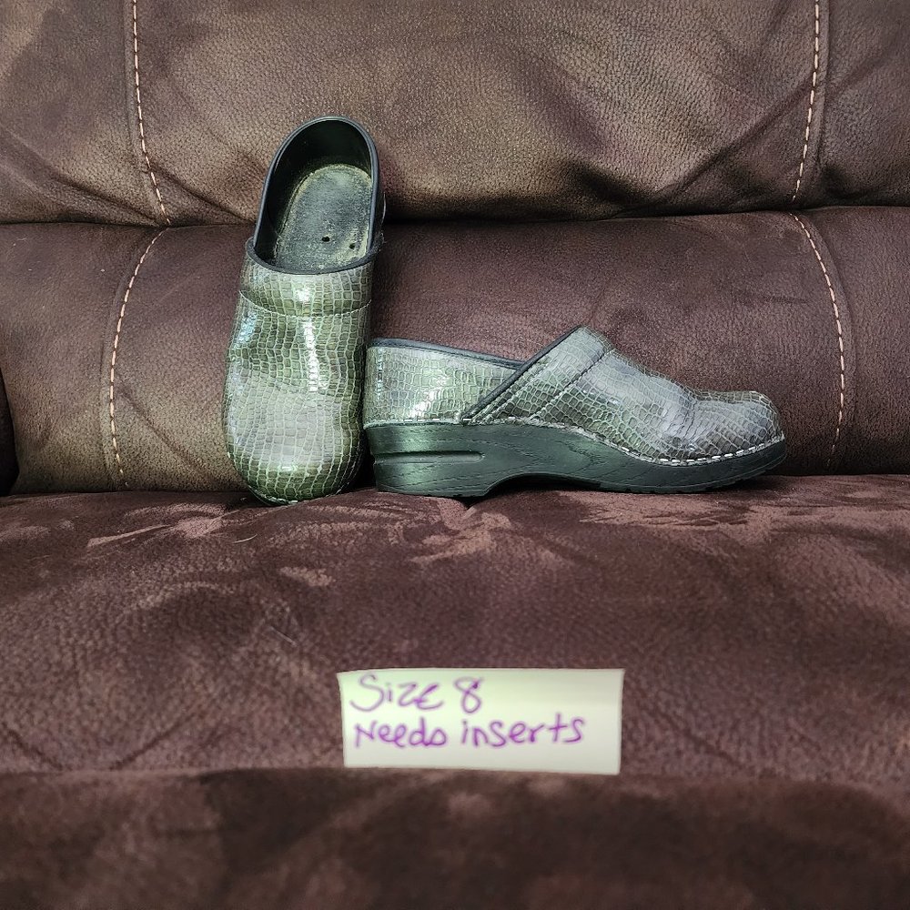 Sanita Clogs